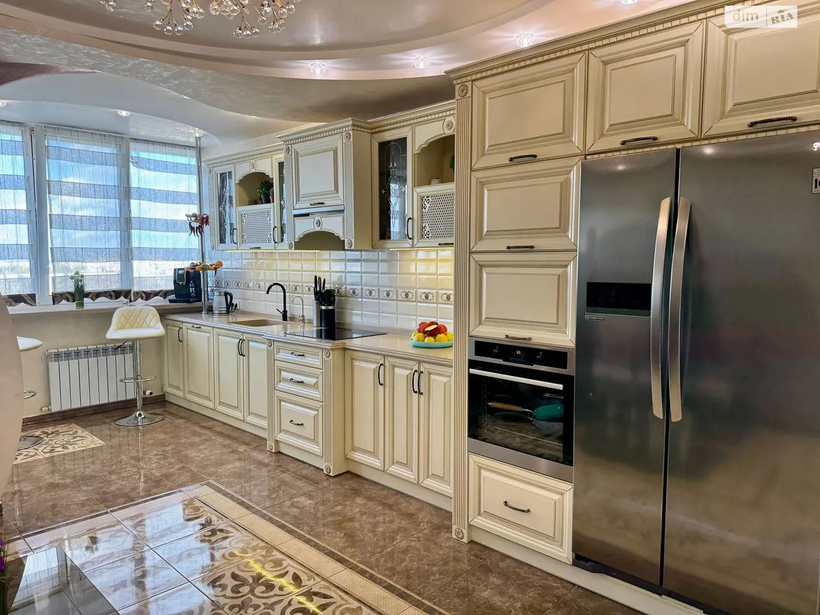 Продается 3-комнатная квартира 120 кв. м в Днепре, ул. Дарницкая, 19 - фото 1