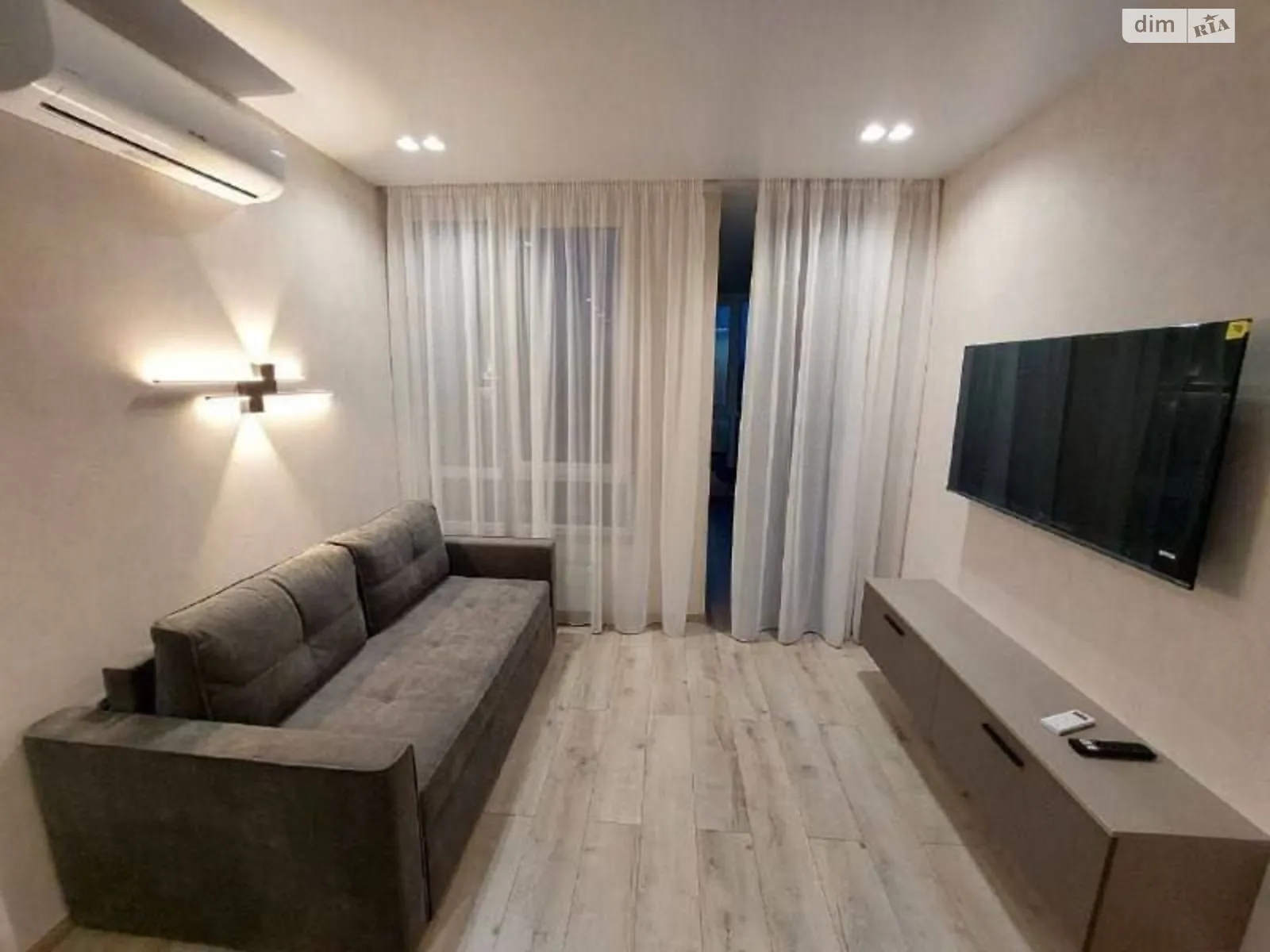 Сдается в аренду 1-комнатная квартира 42 кв. м в Днепре, ул. Космическая, 5 - фото 1