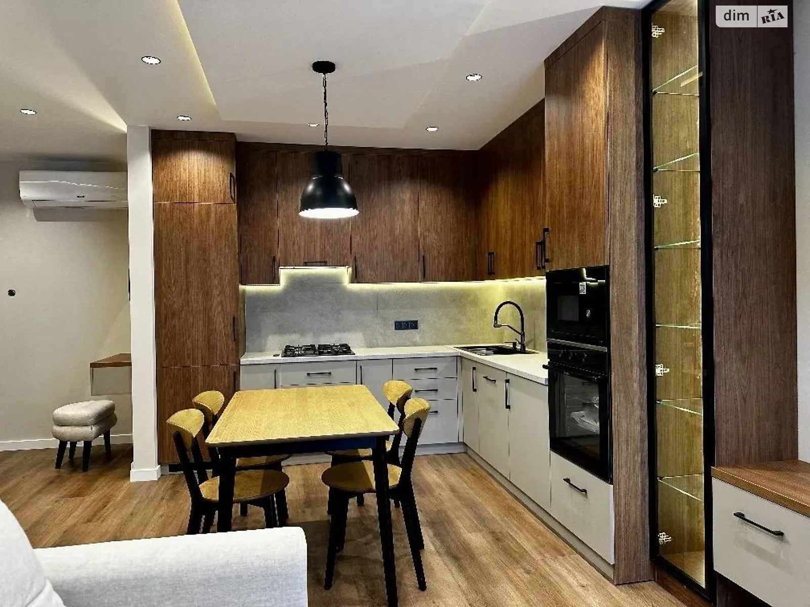 Продается 1-комнатная квартира 45 кв. м в Львове, ул. Беговая, 17 - фото 1