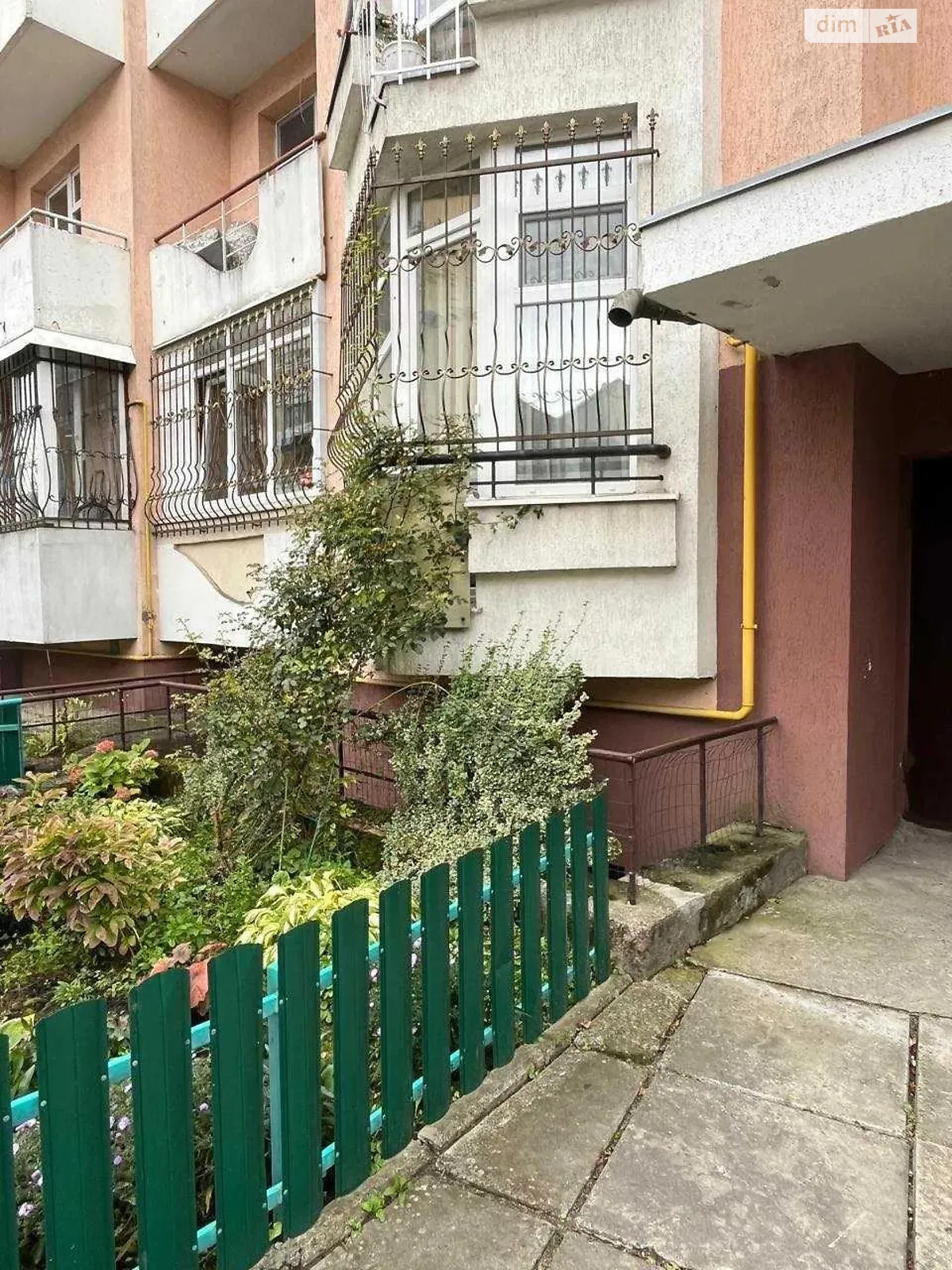 Продается 3-комнатная квартира 95 кв. м в Львове, ул. Плуговая, 5 - фото 1