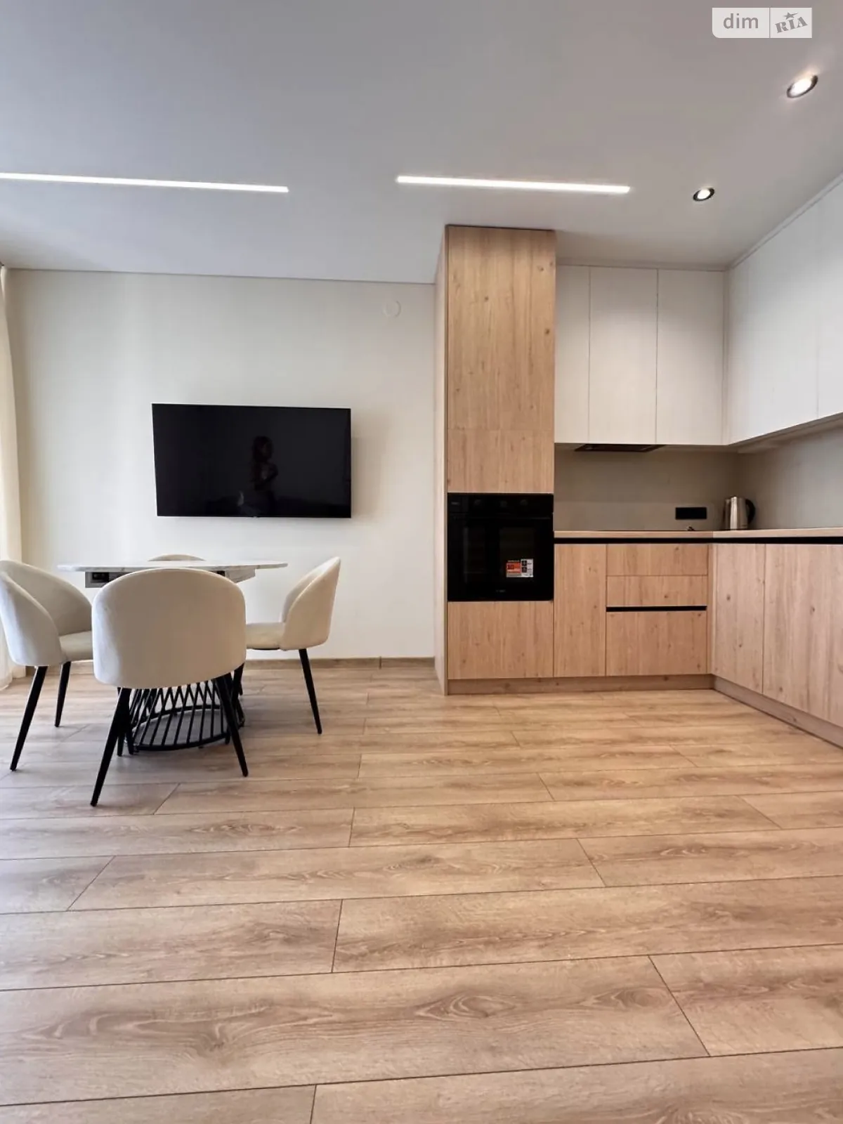 Продается 1-комнатная квартира 37 кв. м в Ужгороде, пл. Андрея Бачинского, 92 - фото 1