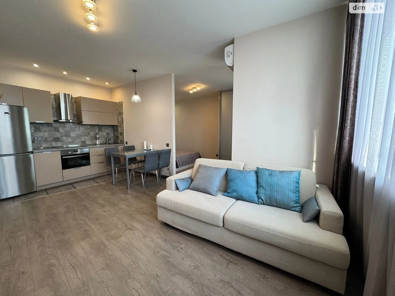 Сдается в аренду 1-комнатная квартира 47 кв. м в Киеве, ул. Юрия Ильенко, 51Б - фото 1