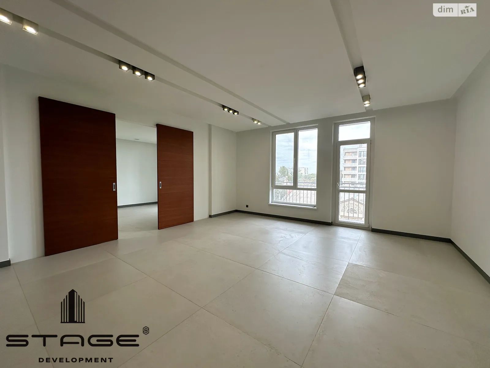 Продается 3-комнатная квартира 155 кв. м в Одессе, ул. Отрадная, 15 - фото 1