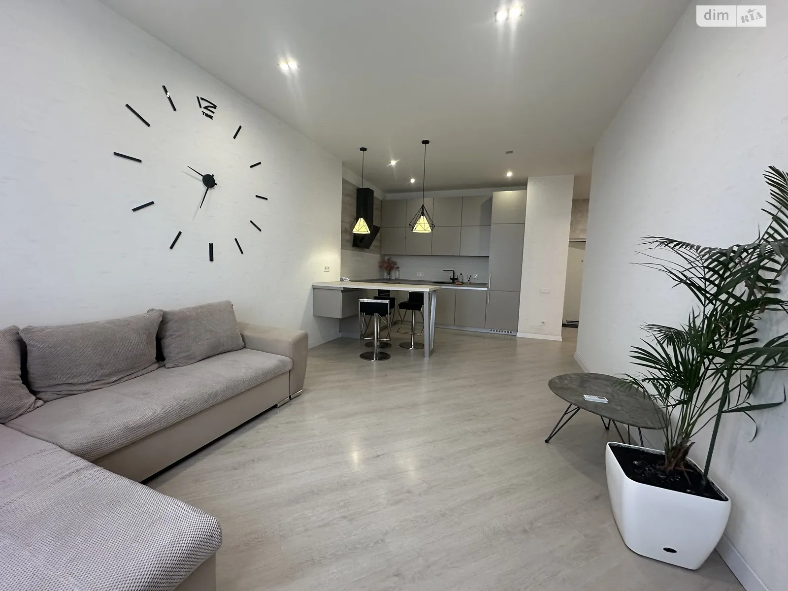 Здається в оренду 1-кімнатна квартира 52 кв. м у Одесі, бул. Французький, 26 корпус 1 - фото 1