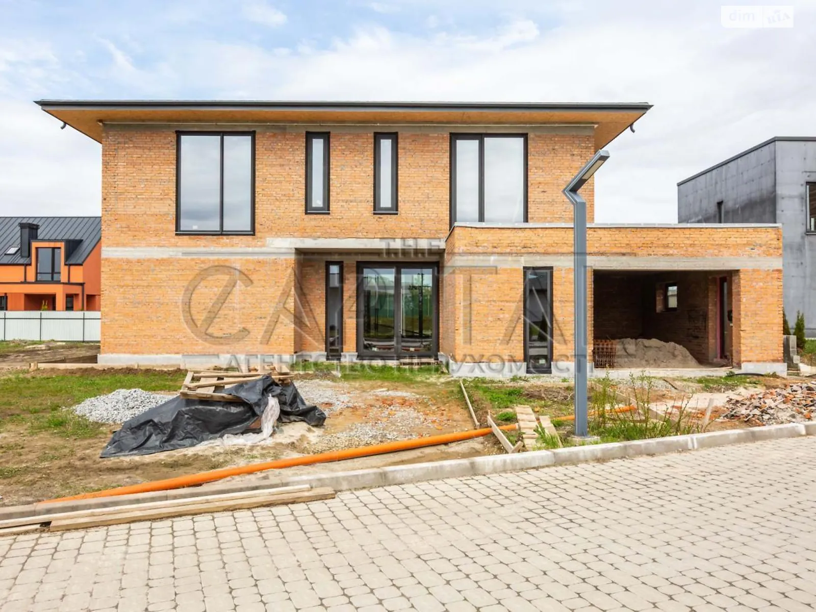 Продается дом на 2 этажа 380 кв. м с беседкой, цена: 460000 $ - фото 1