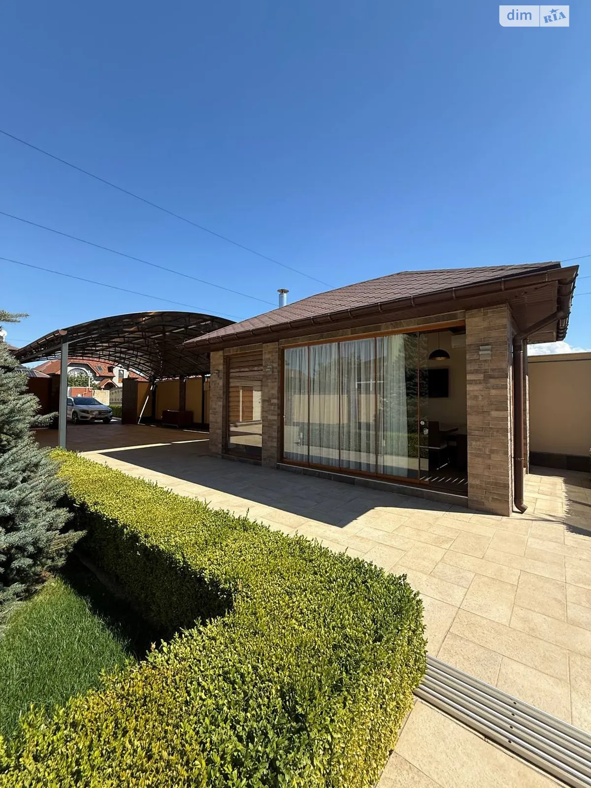 Продается дом на 2 этажа 180 кв. м с садом, цена: 350000 $ - фото 1