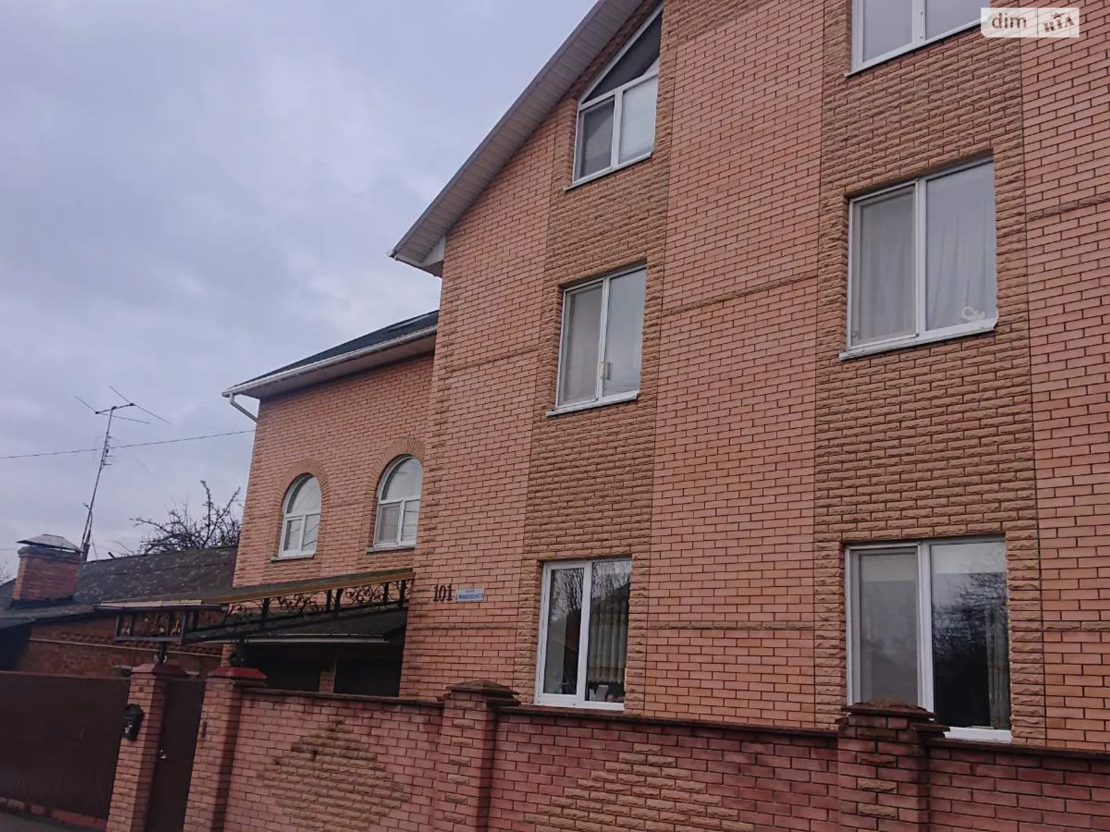 Продается дом на 3 этажа 360.2 кв. м с мансардой, цена: 175000 $ - фото 1