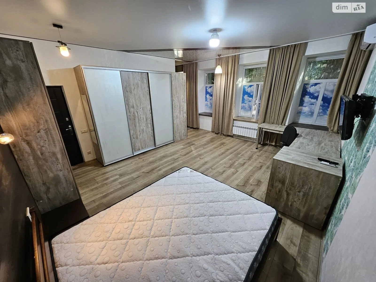 Продается 1-комнатная квартира 38 кв. м в Днепре, ул. Сечевых стрельцов, 23Б - фото 1