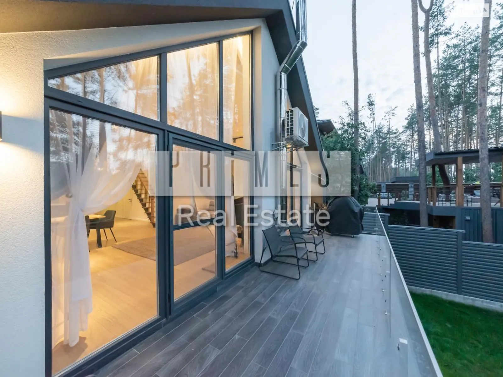 Сдается в аренду дом на 2 этажа 180 кв. м с камином, цена: 3200 $ - фото 1