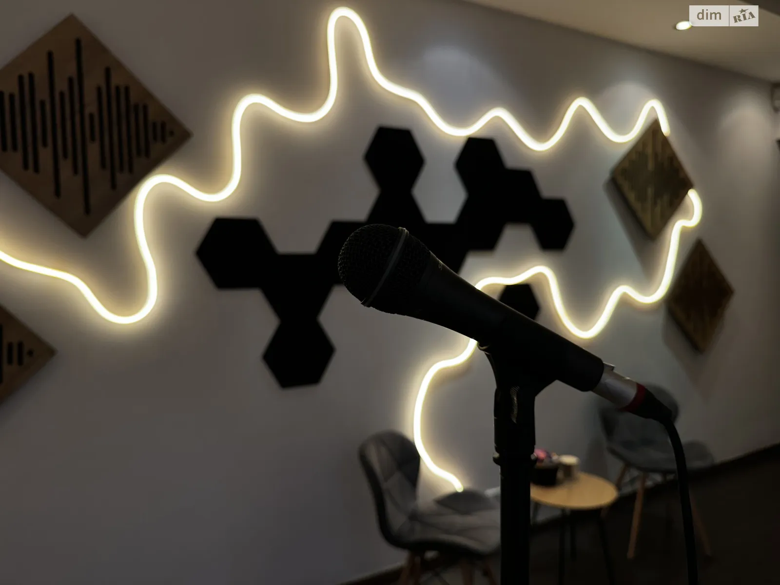 Здається в оренду приміщення вільного призначення 20 кв. м в 5-поверховій будівлі, цена: 200 грн - фото 1