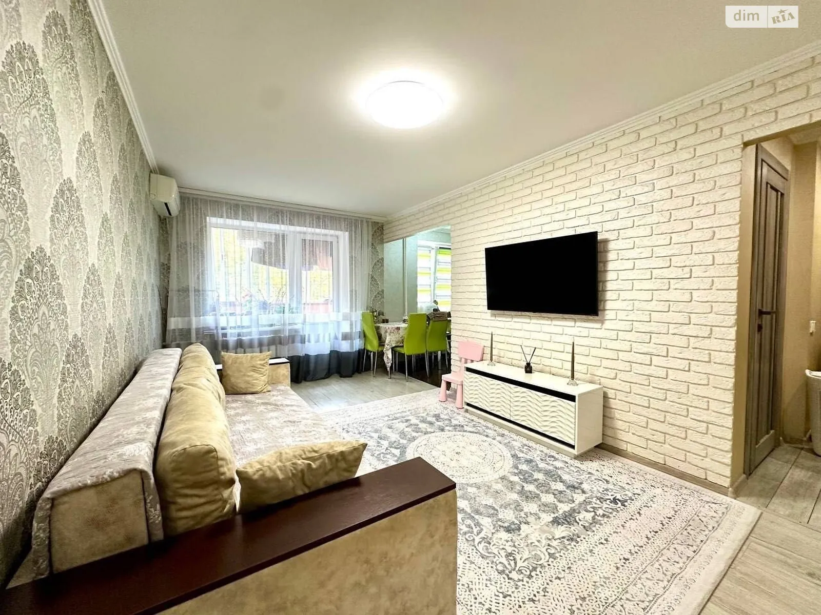 Продается 3-комнатная квартира 56.2 кв. м в Ровно, ул. Видинская, 38 - фото 1