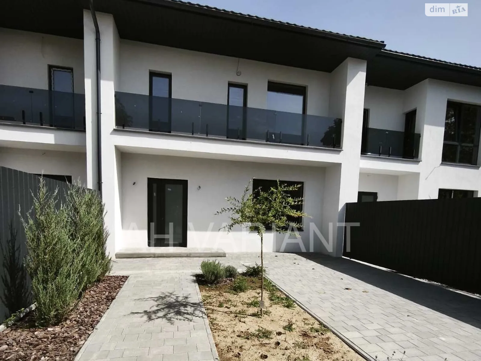 Продается дом на 2 этажа 135 кв. м с верандой, цена: 98000 $ - фото 1