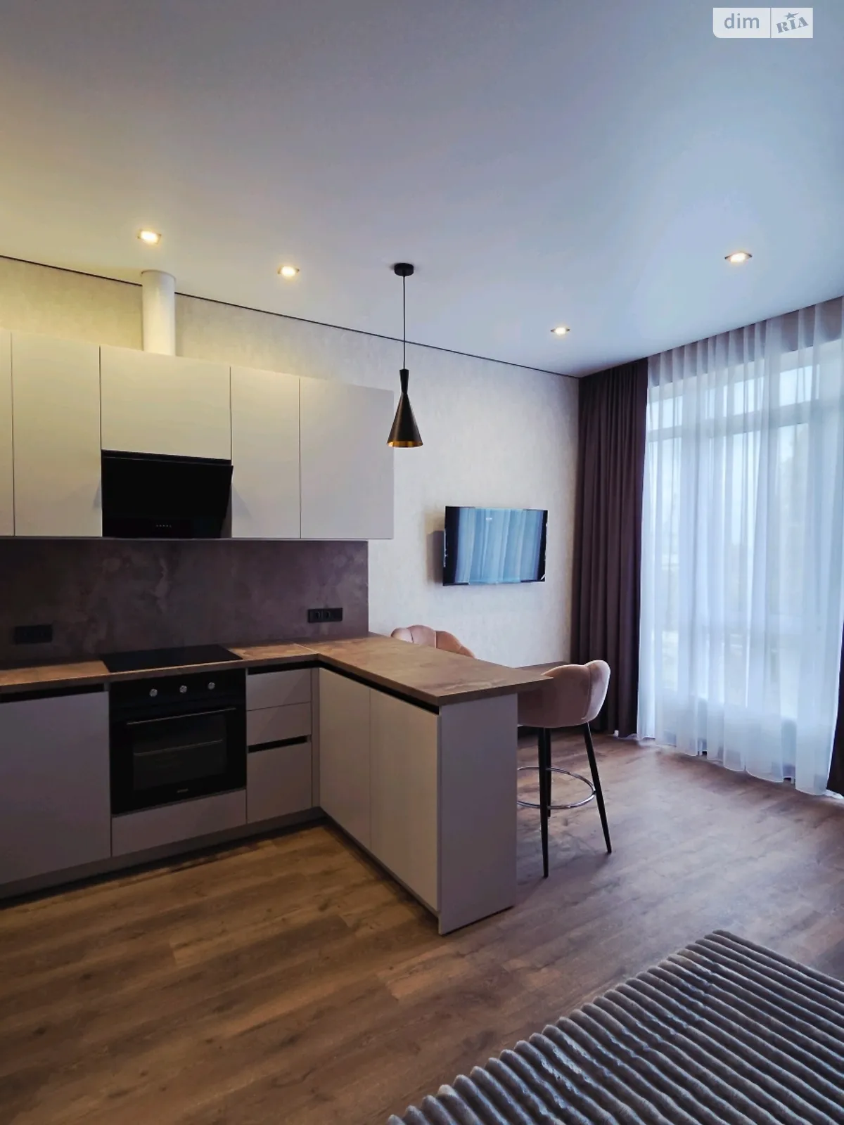 Продается 1-комнатная квартира 32 кв. м в Одессе, ул. Приморская, 47 - фото 1