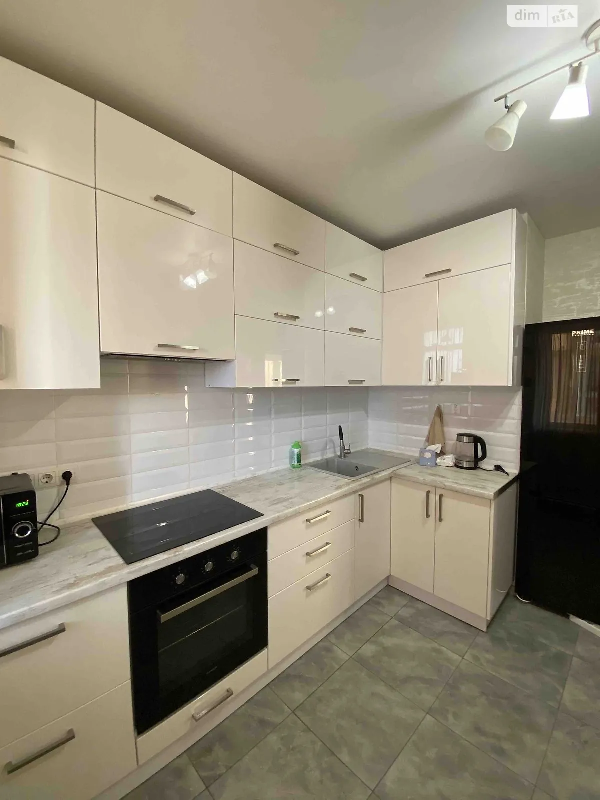 Сдается в аренду 2-комнатная квартира 60 кв. м в Одессе, ул. Академика Сахарова, 3В - фото 1