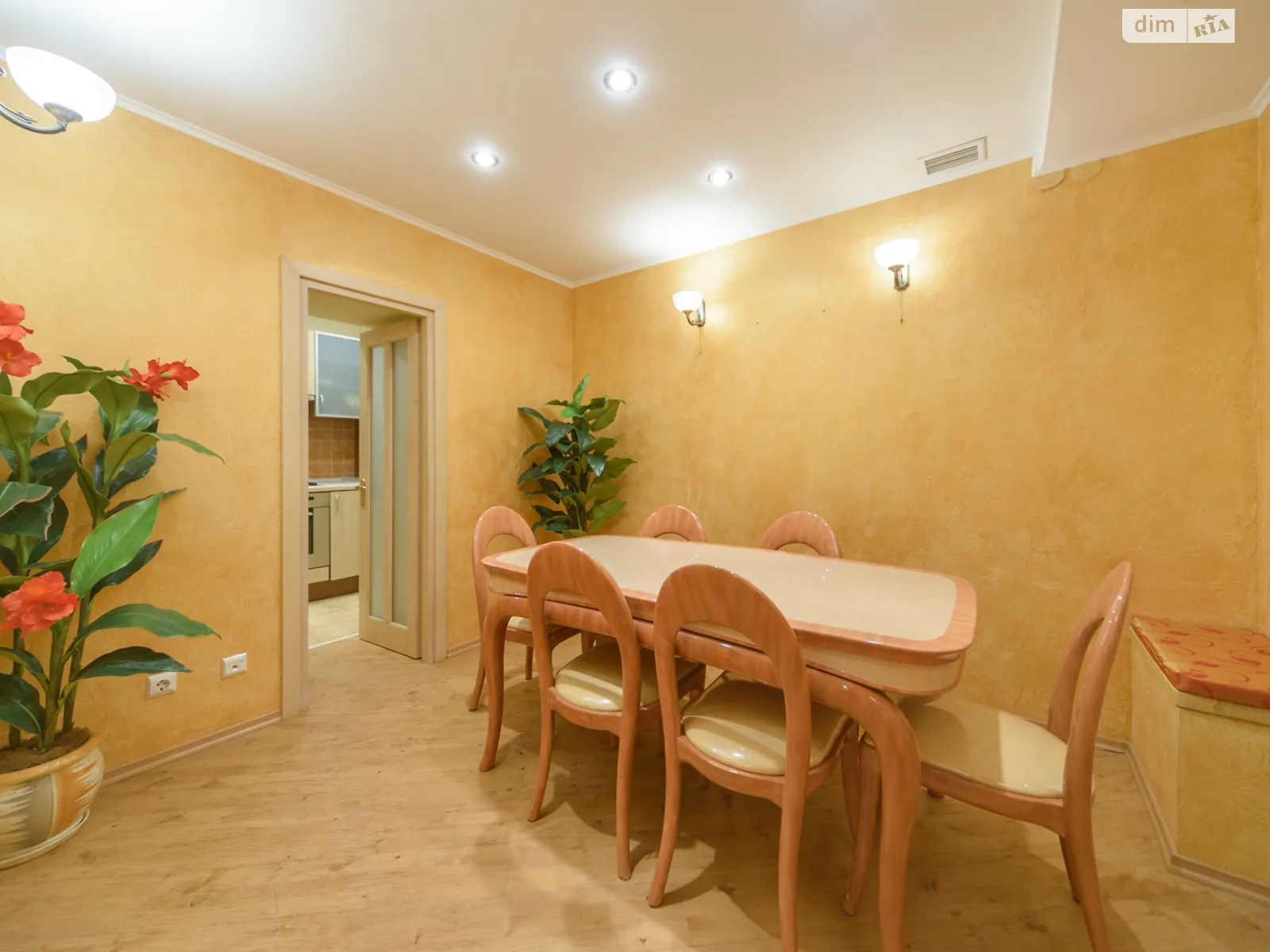 Сдается в аренду 5-комнатная квартира 155 кв. м в Киеве, ул. Банковая, 3 - фото 1