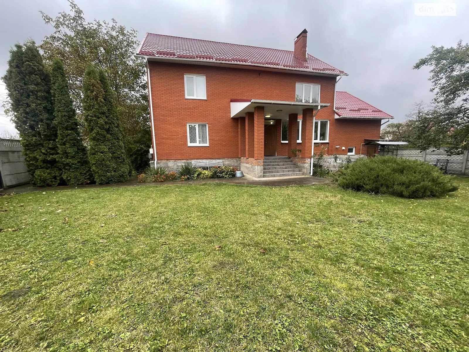 Продается дом на 4 этажа 318 кв. м с баней/сауной, цена: 220000 $ - фото 1