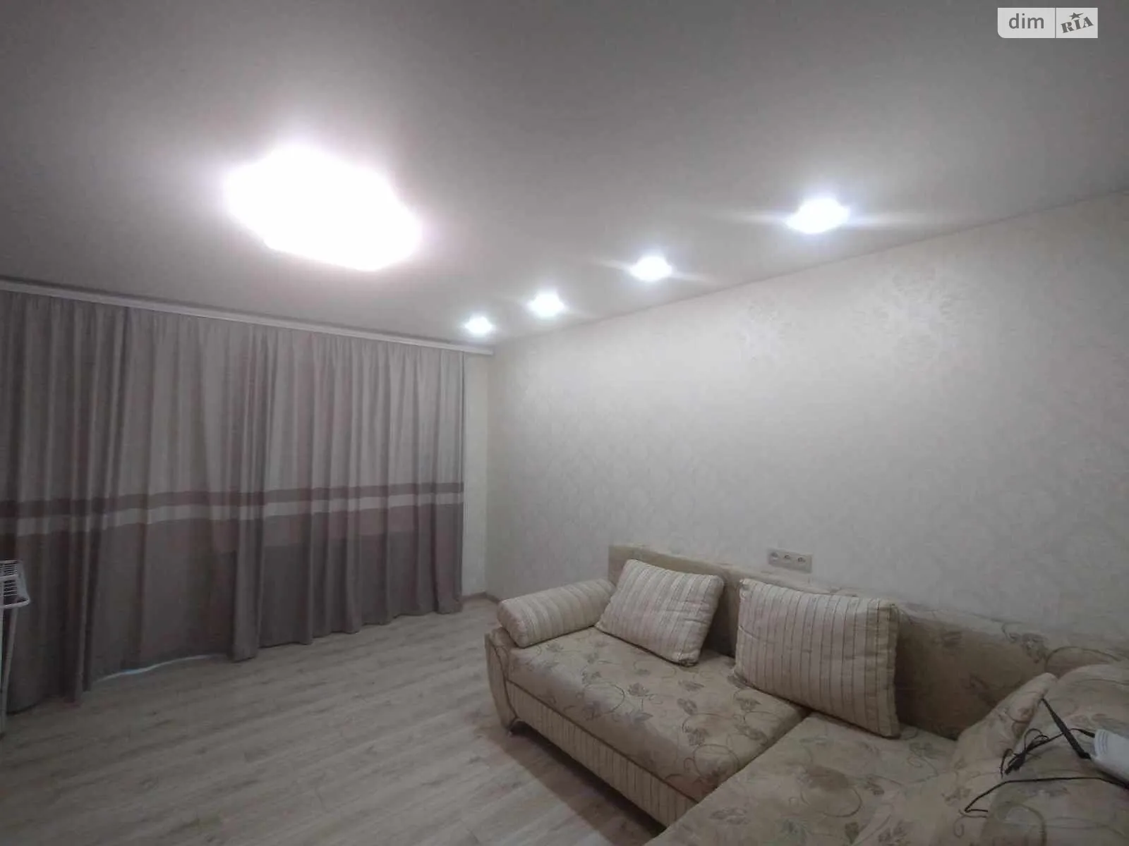 2-кімнатна квартира 52 кв. м у Запоріжжі, вул. Чарівна - фото 1