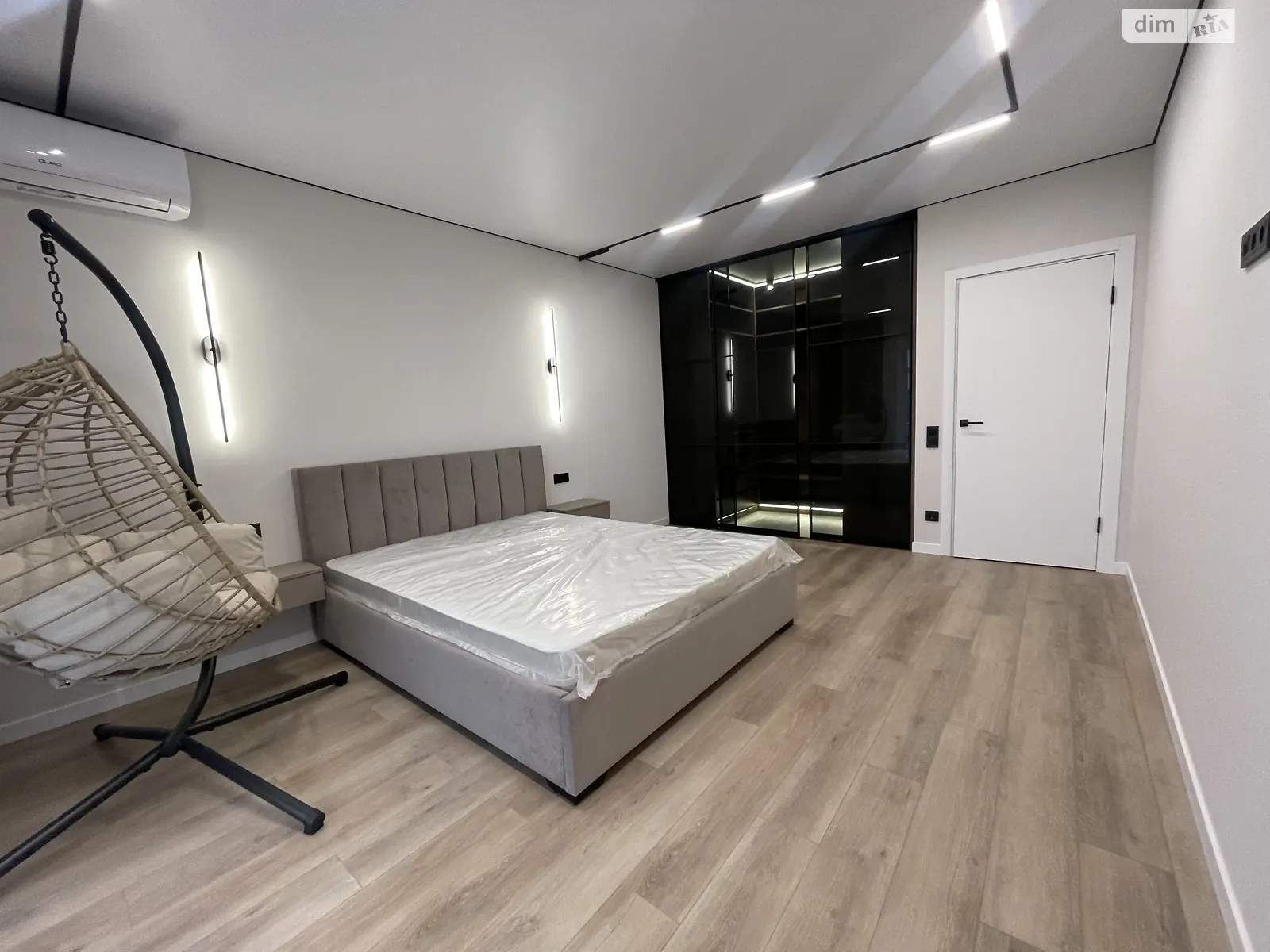 Продається 2-кімнатна квартира 73.1 кв. м у Хмельницькому, цена: 99000 $ - фото 1