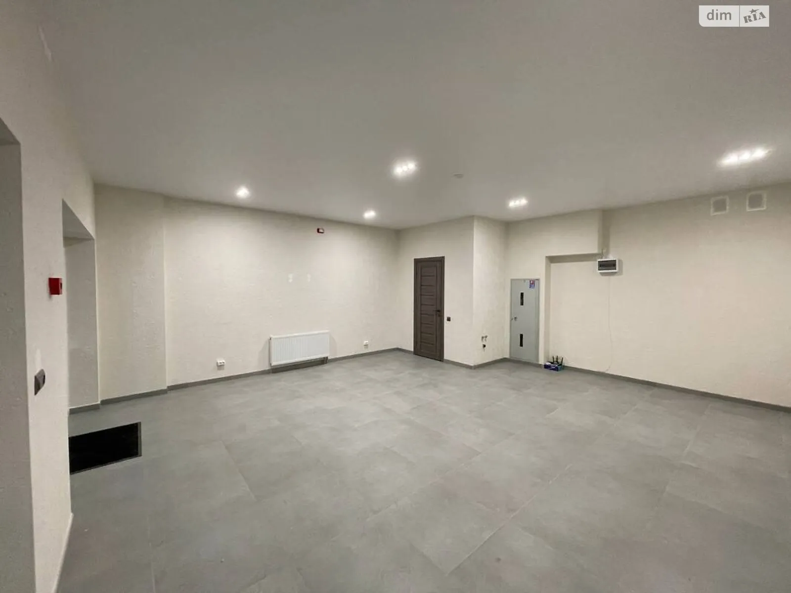 Сдается в аренду офис 40 кв. м в бизнес-центре, цена: 16000 грн - фото 1