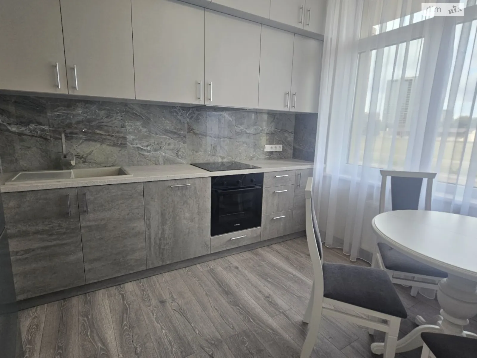 Сдается в аренду 2-комнатная квартира 46.5 кв. м в Одессе, ул. Краснова, 1В - фото 1