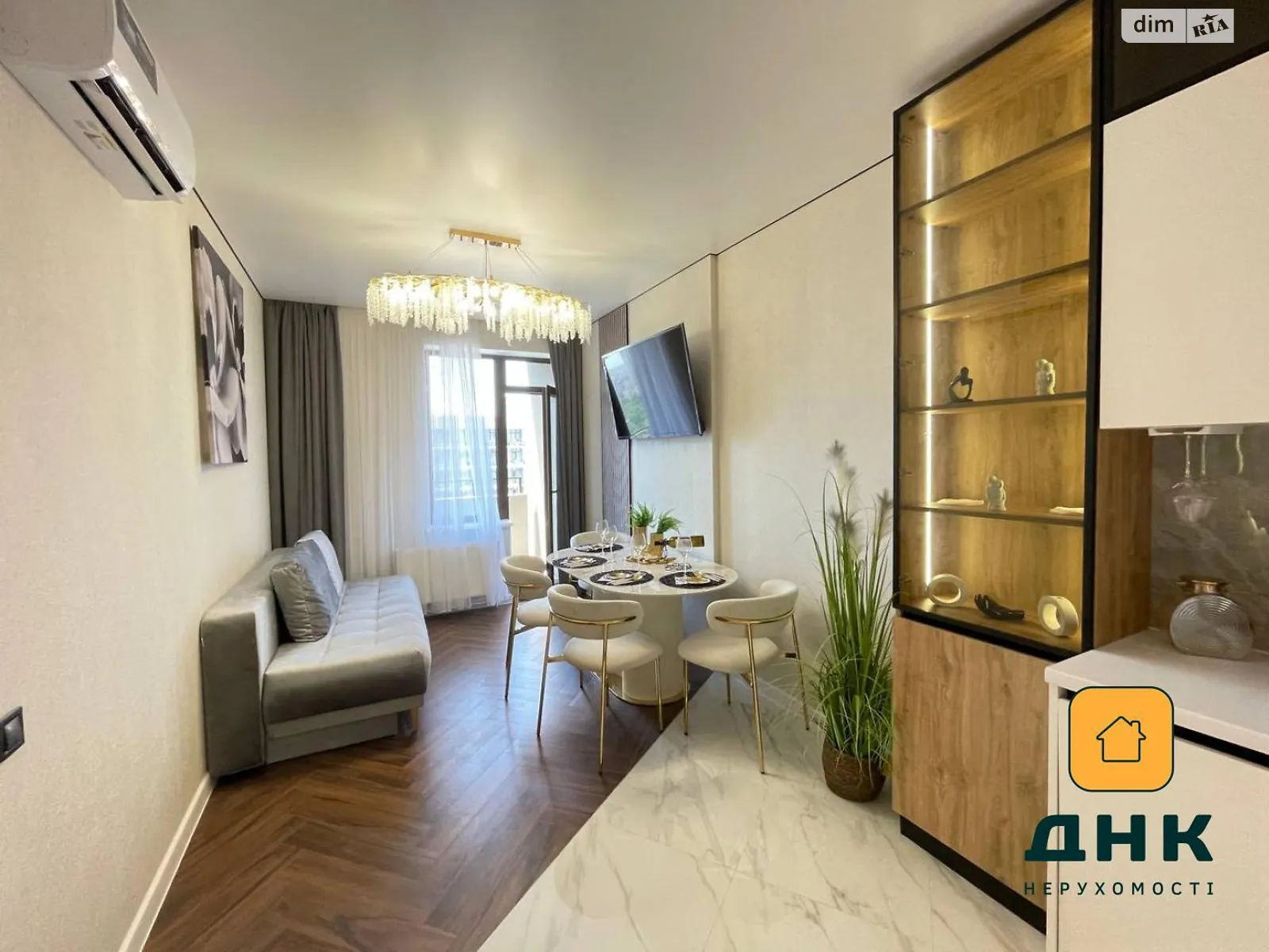 Продается 1-комнатная квартира 70 кв. м в Одессе, ул. Генуэзская, 1/1 - фото 1