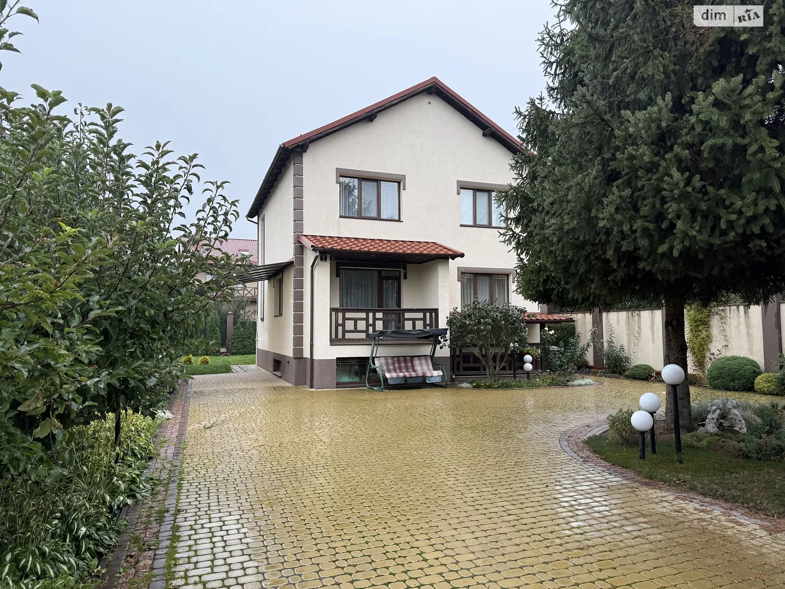 Продается дом на 3 этажа 198 кв. м с камином, цена: 270000 $ - фото 1