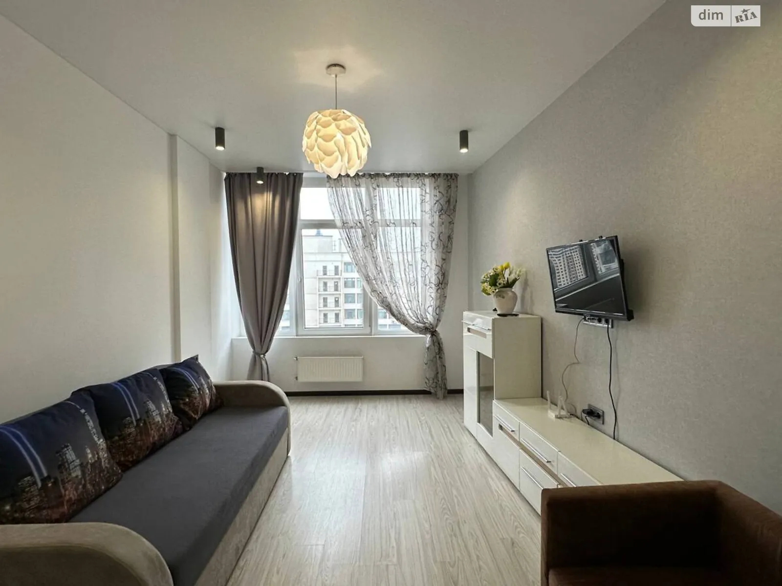 Продается 1-комнатная квартира 39 кв. м в Одессе, ул. Валерия Самофалова, 16А/2 - фото 1