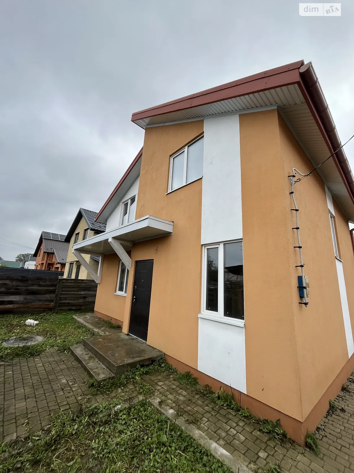 Продается дом на 2 этажа 120 кв. м с камином, цена: 85000 $ - фото 1