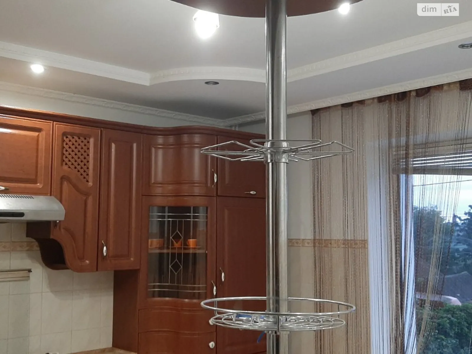 Сдается в аренду дом на 2 этажа 232.6 кв. м с мебелью, цена: 200 $ - фото 1