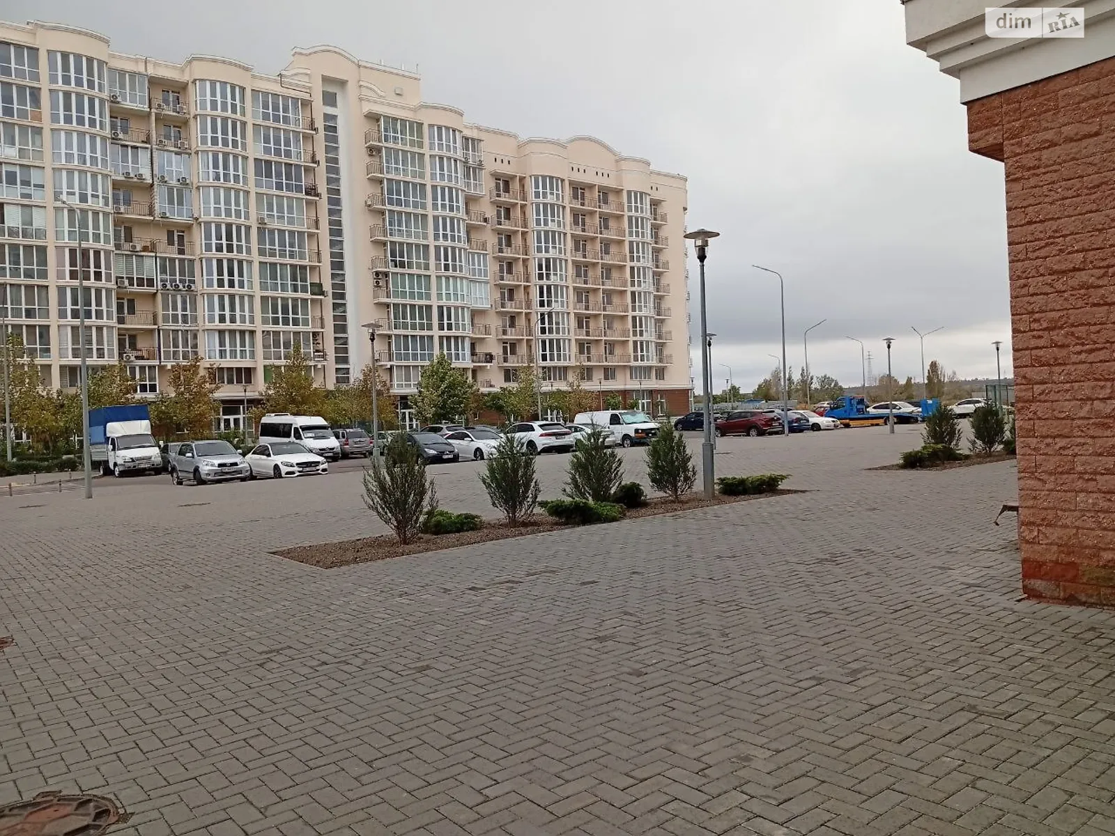 Продается 1-комнатная квартира 56 кв. м в Николаеве, ул. Лазурная - фото 1