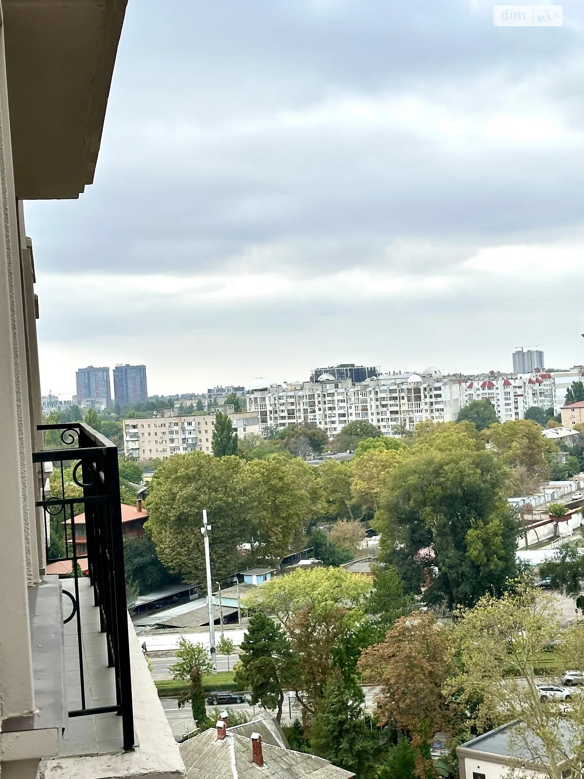 Продается 1-комнатная квартира 42 кв. м в Одессе, Фонтанская дор., 25 - фото 1