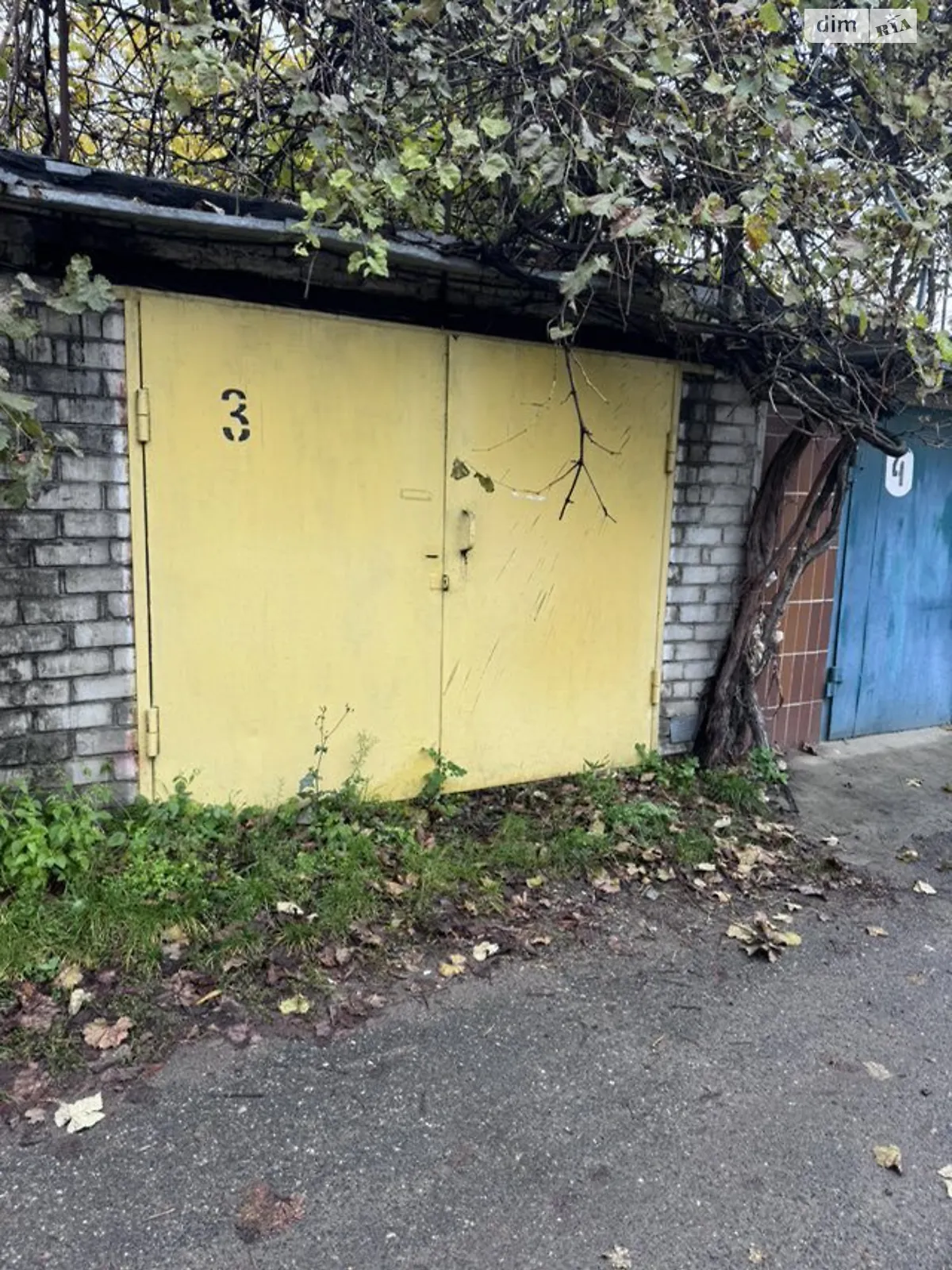 Продается место в гаражном кооперативе под легковое авто на 18 кв. м, цена: 4400 $ - фото 1