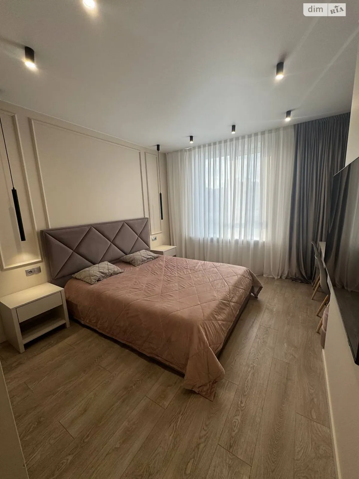Продается 2-комнатная квартира 55 кв. м в Слобожанском, ул. Семейная, 6 - фото 1
