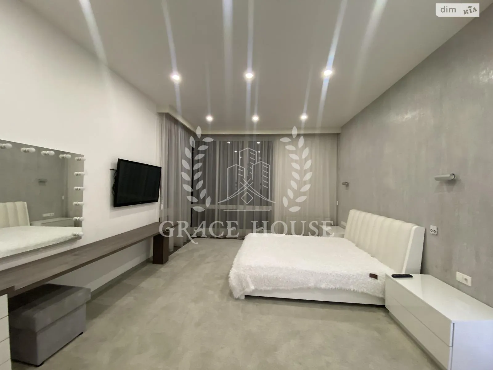 Сдается в аренду дом на 2 этажа 295.6 кв. м с баней/сауной, цена: 4500 $ - фото 1