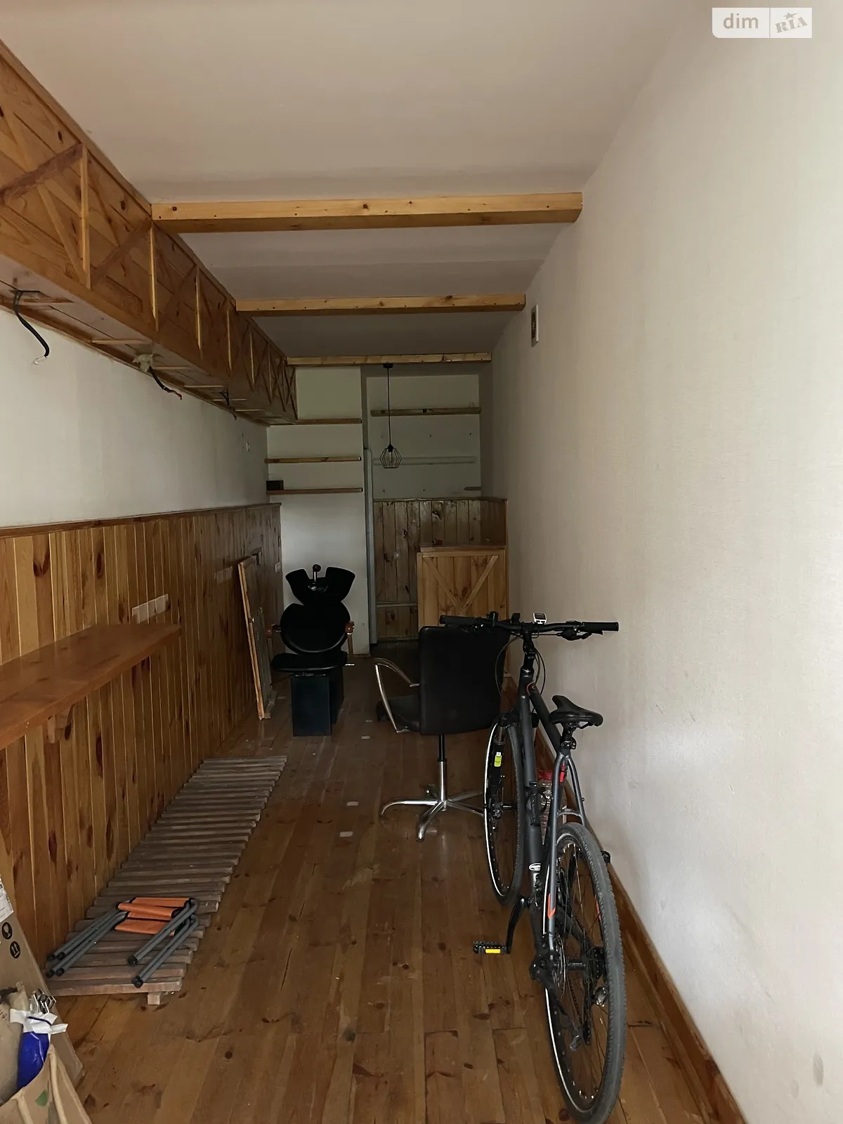 Продается офис 18 кв. м в бизнес-центре, цена: 12000 $ - фото 1