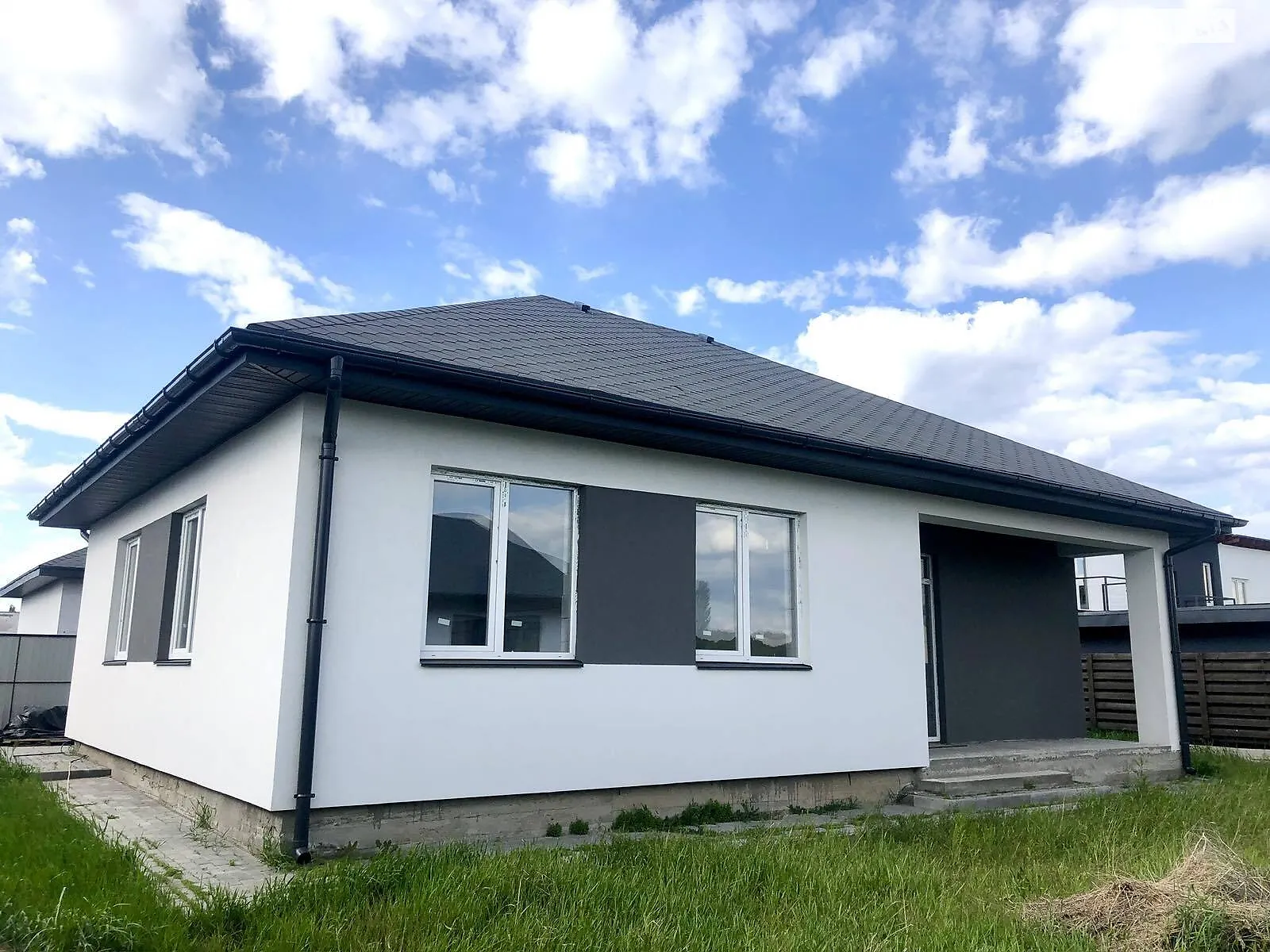 Продается одноэтажный дом 92 кв. м с беседкой, цена: 77000 $ - фото 1
