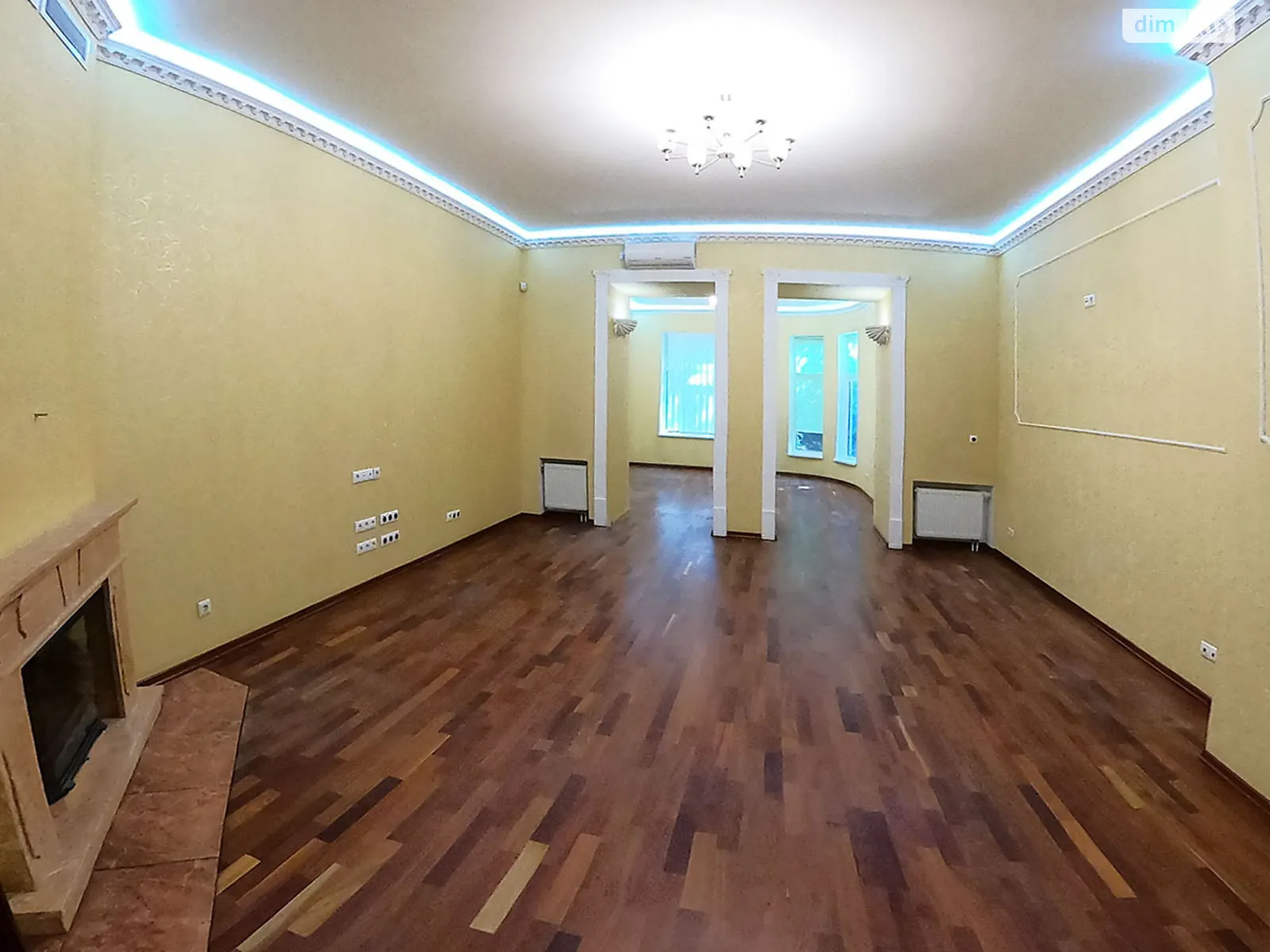Сдается в аренду офис 158.1 кв. м в бизнес-центре, цена: 1300 $ - фото 1