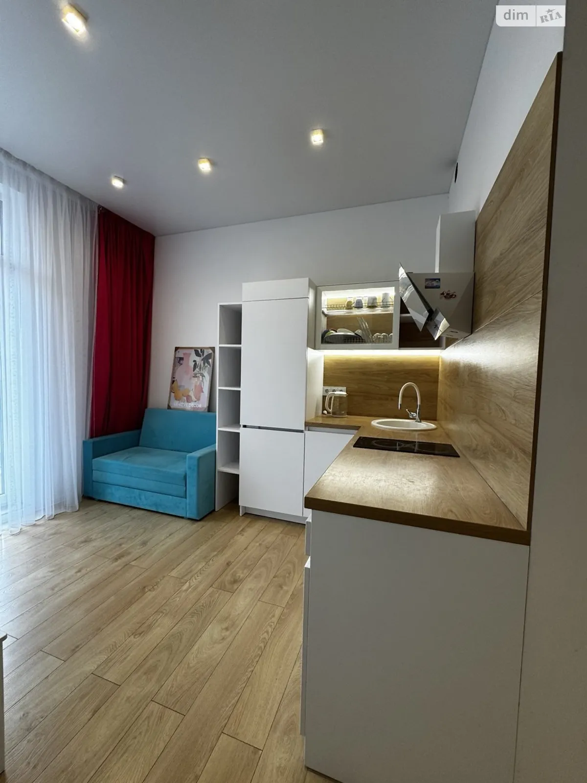 Продается 1-комнатная квартира 45 кв. м в Одессе, ул. Генуэзская, 1/1 - фото 1