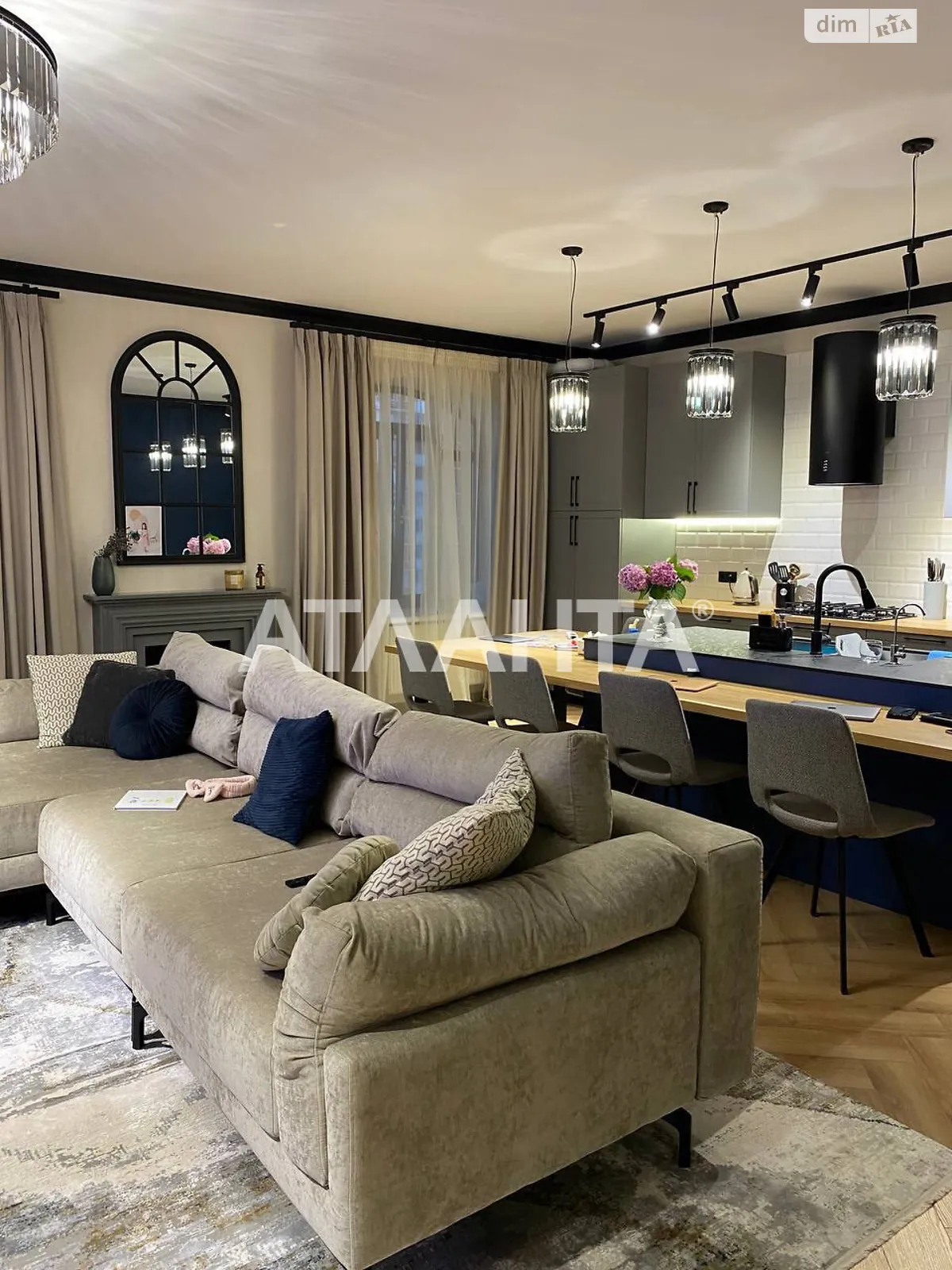 Продается 2-комнатная квартира 123 кв. м в Одессе, ул. Маразлиевская, 64 - фото 1