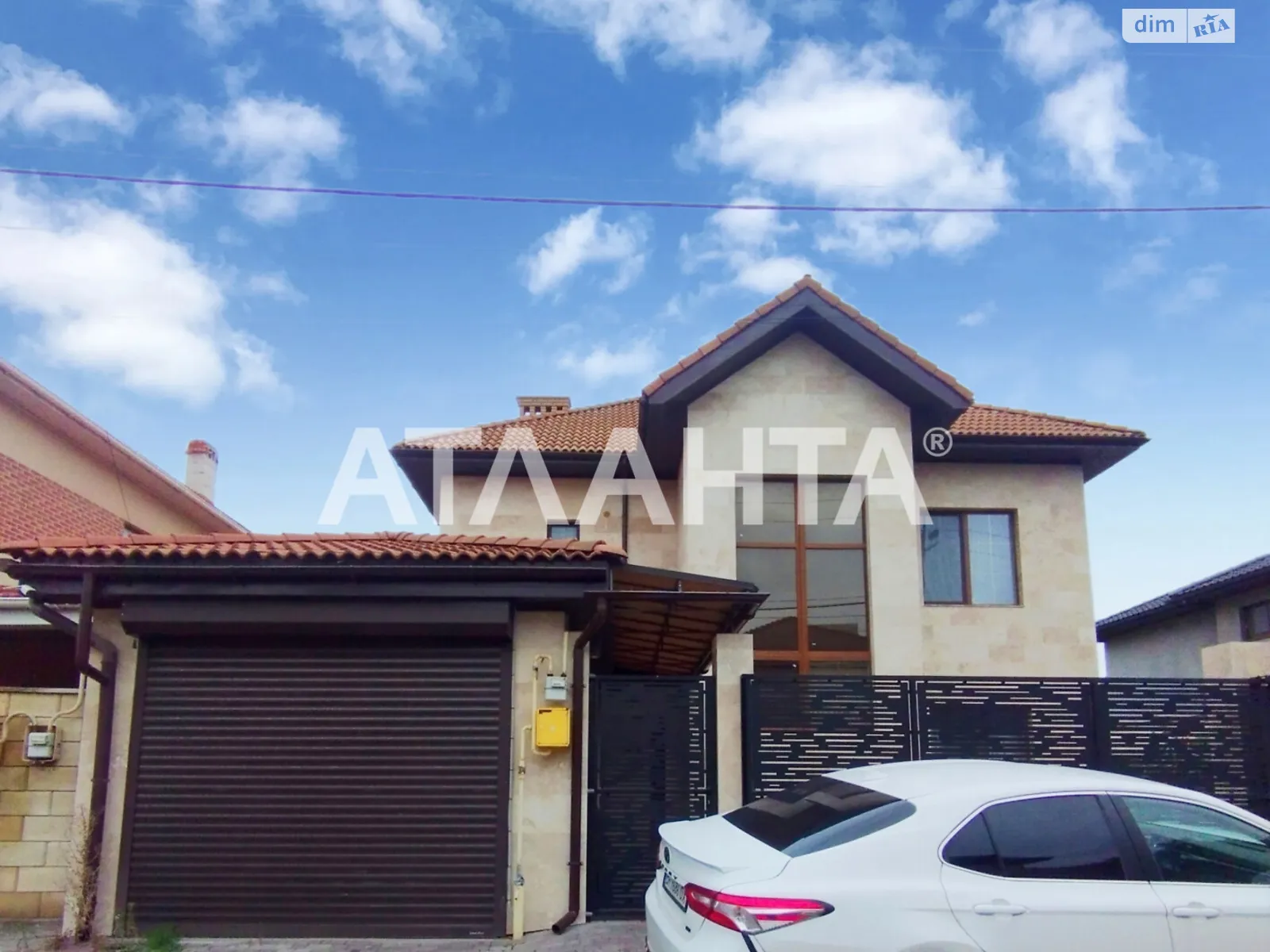 Продается дом на 3 этажа 269.2 кв. м с баней/сауной, цена: 370000 $ - фото 1