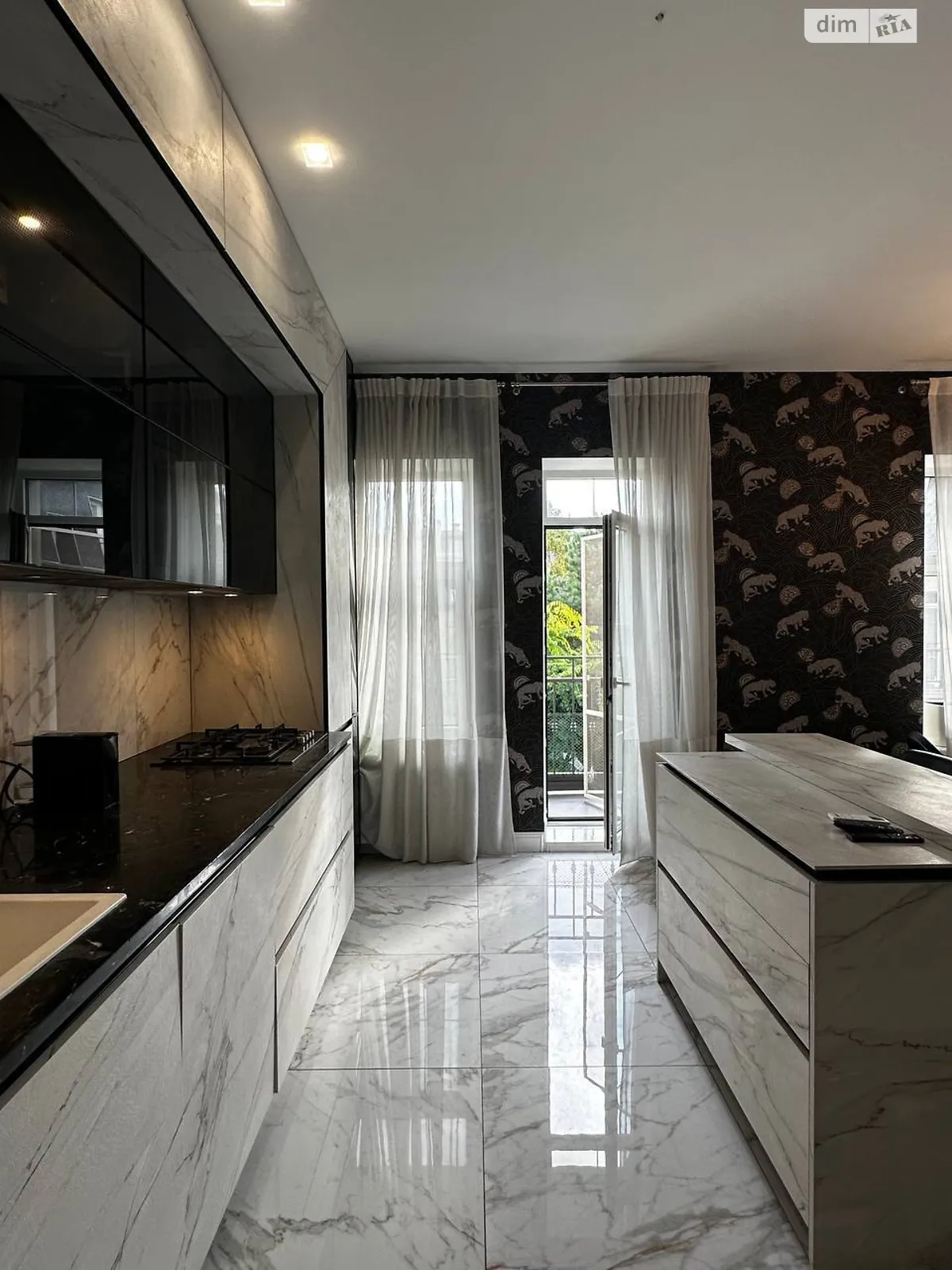 Продается 2-комнатная квартира 117 кв. м в Одессе, пер. Майский, 4 - фото 1