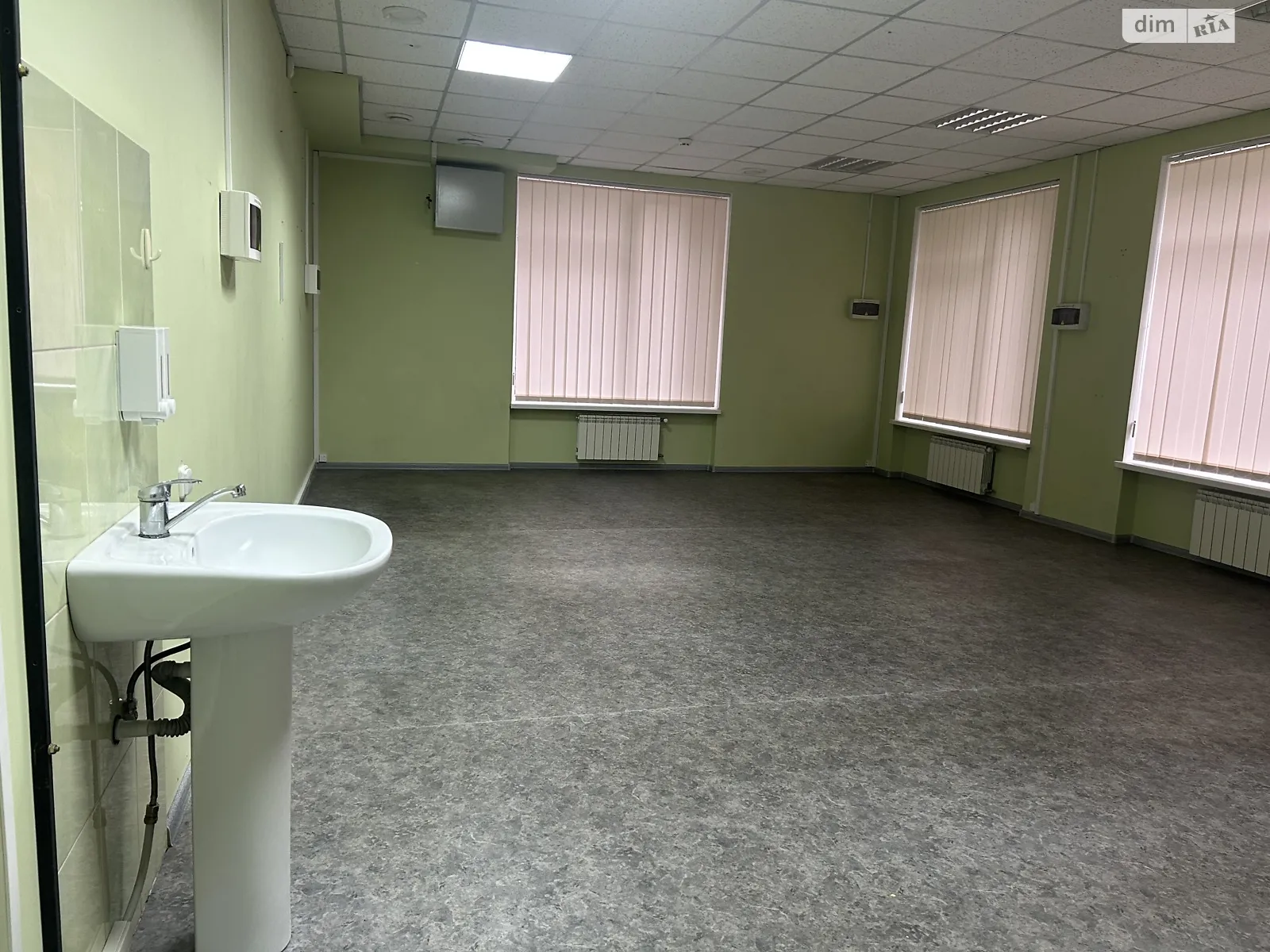 Сдается в аренду помещения свободного назначения 47 кв. м в 4-этажном здании, цена: 9900 грн - фото 1