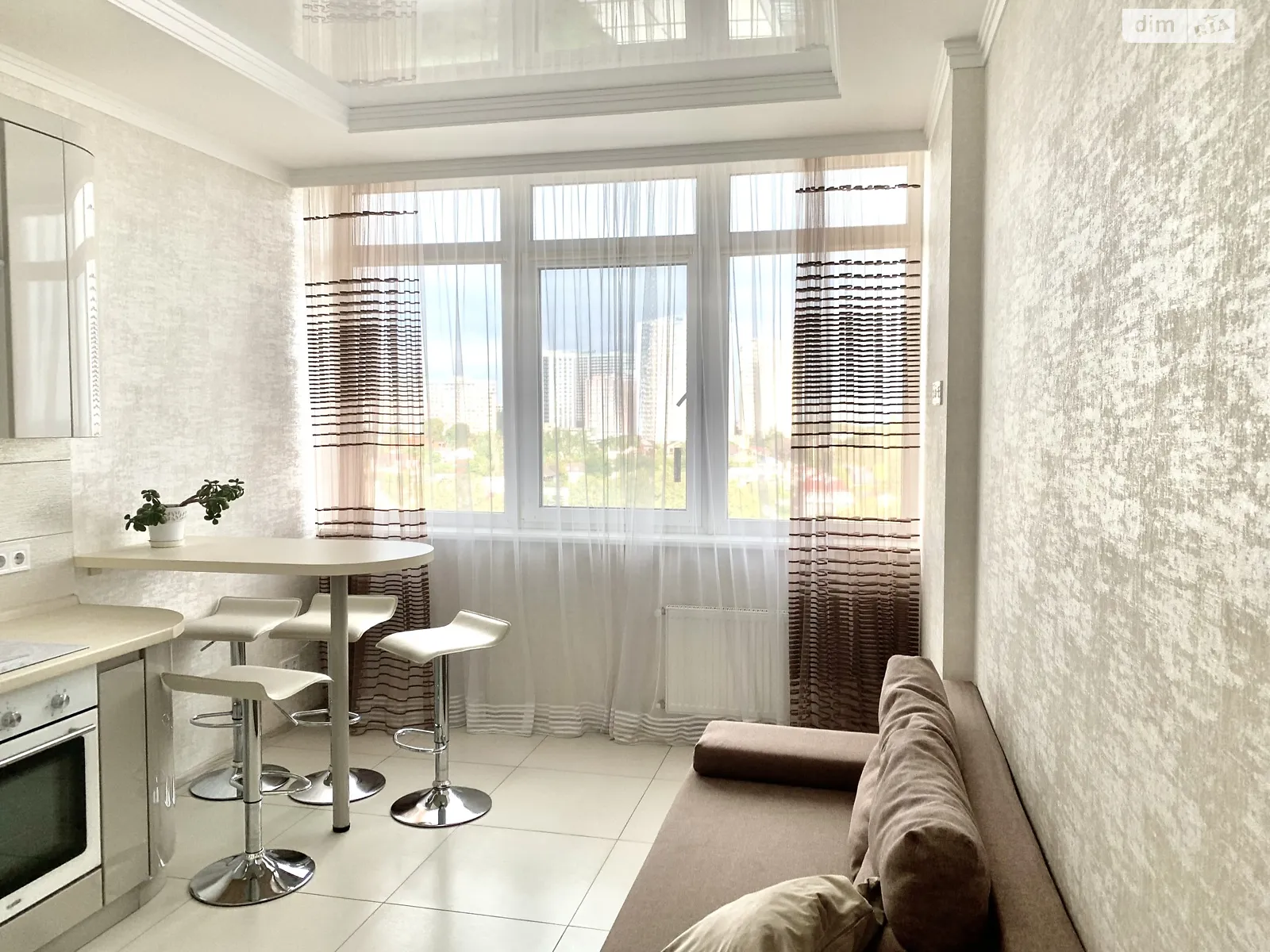 Сдается в аренду 1-комнатная квартира 44 кв. м в Одессе, Фонтанская дор., 58/1 - фото 1