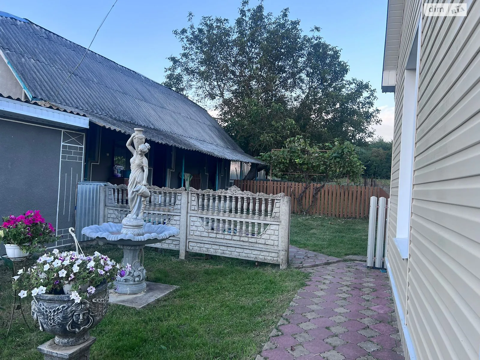 Продается одноэтажный дом 120 кв. м с камином, цена: 65000 $ - фото 1