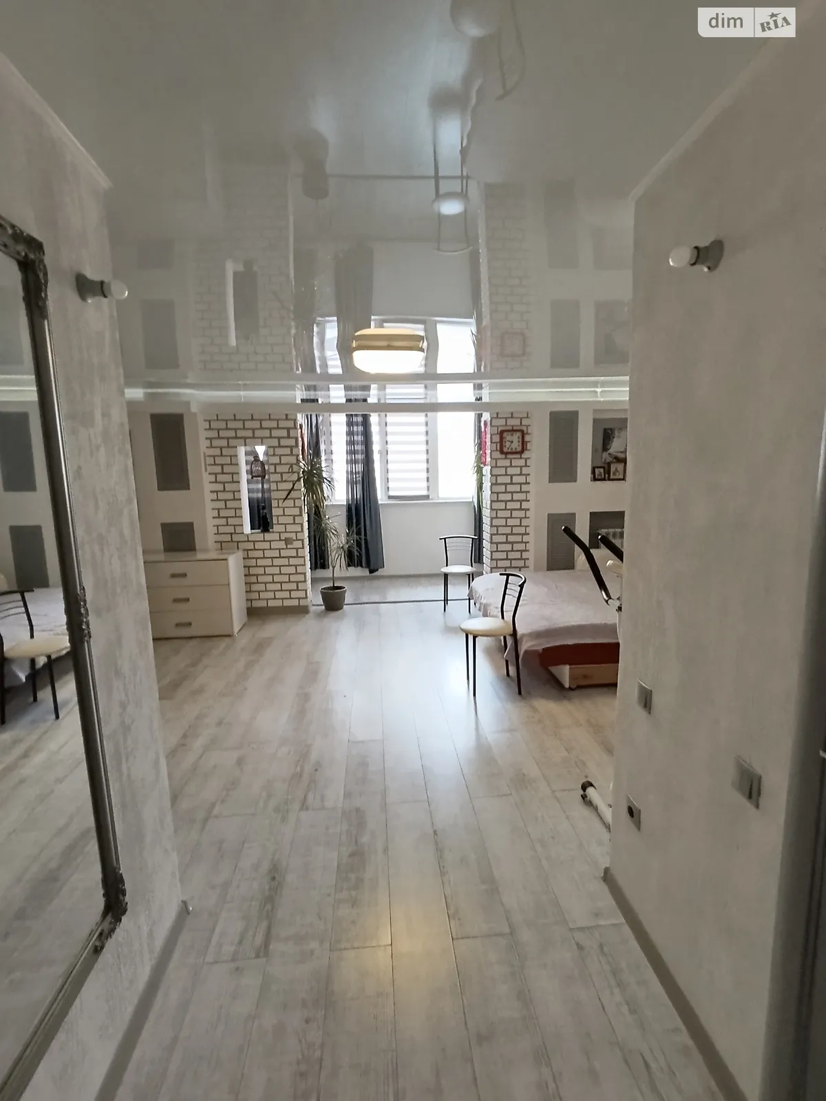 Продается 1-комнатная квартира 50 кв. м в Одессе, ул. Палия Семена, 73 - фото 1