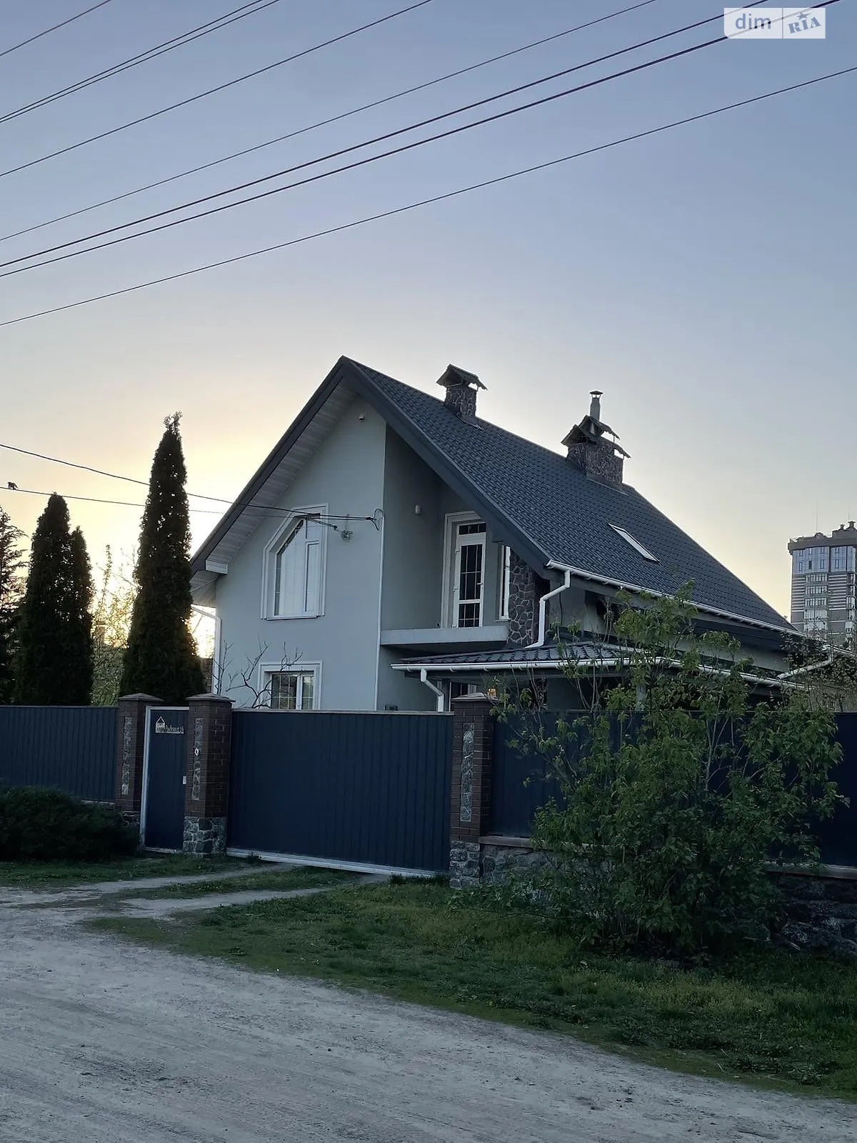 Продается дом на 2 этажа 147 кв. м с подвалом, цена: 230000 $ - фото 1