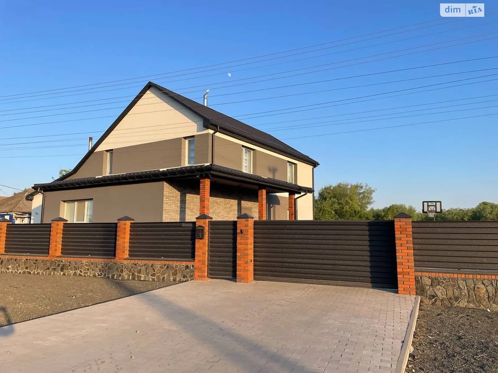 Продается дом на 2 этажа 450 кв. м с подвалом, цена: 160000 $ - фото 1