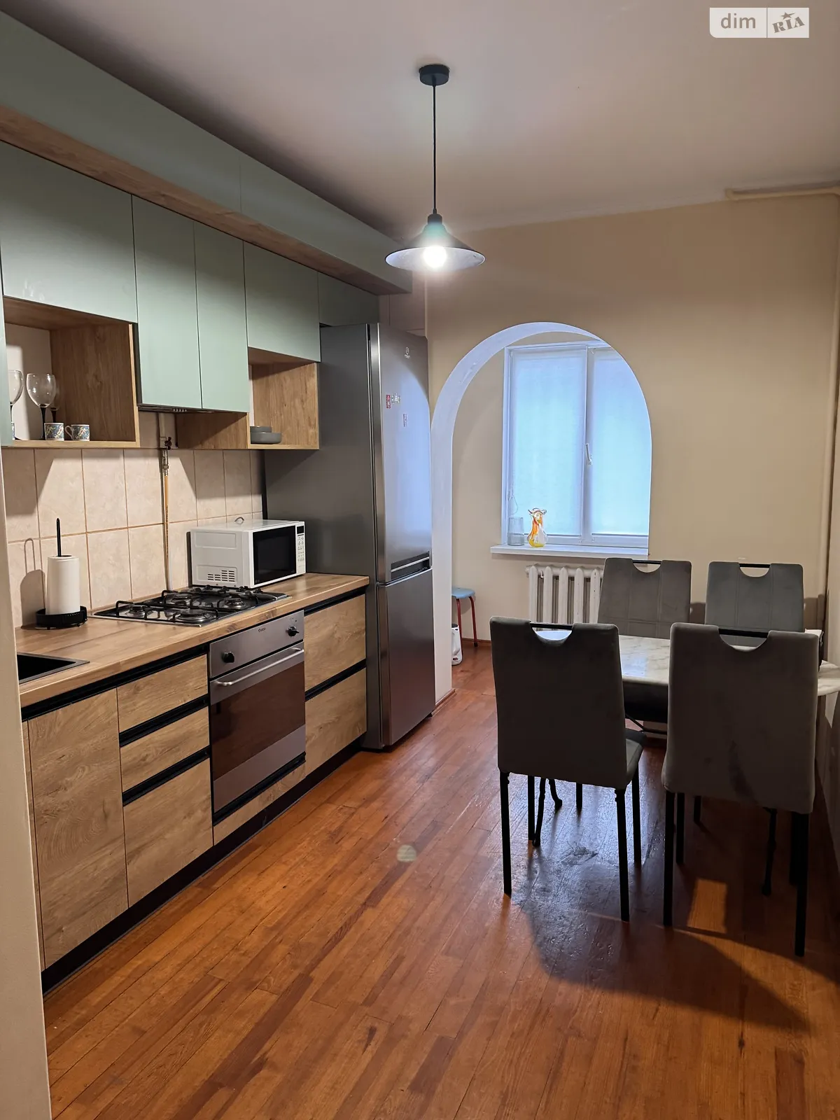 Продается 3-комнатная квартира 65 кв. м в Ровно, ул. Грушевского Академика, 40 - фото 1