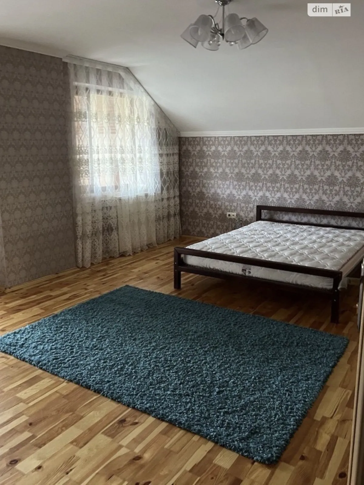 Сдается в аренду дом на 2 этажа 300 кв. м с балконом, цена: 1000 $ - фото 1