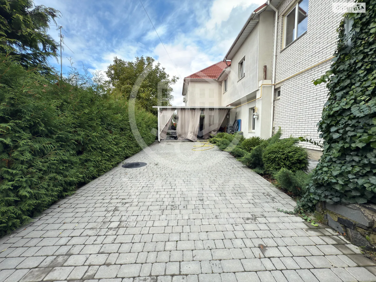 Сдается в оренду частина будинку 135 кв. м з каміном, цена: 1200 $ - фото 1
